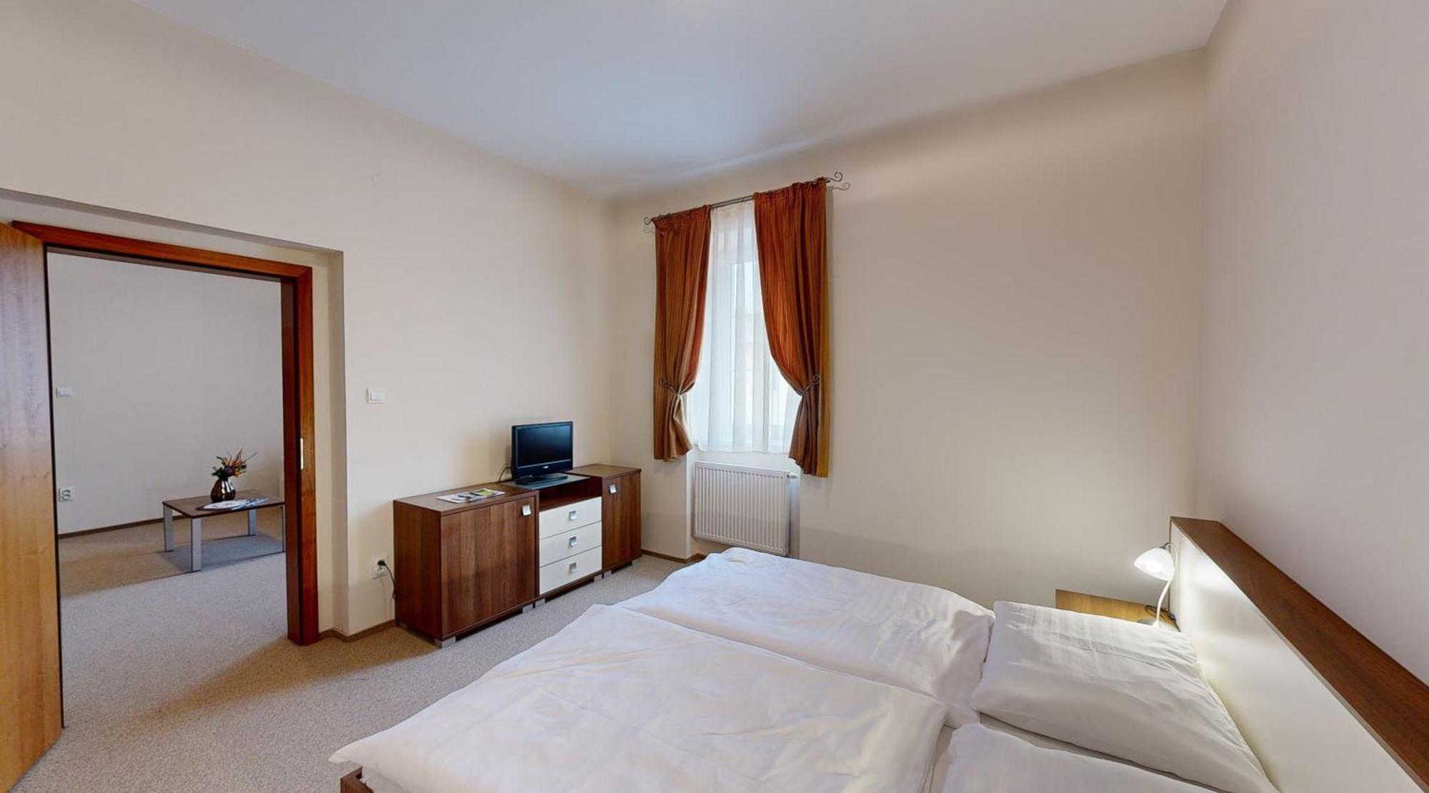 Klaudia'S Hotel & Restaurant At Golf Resort, Bac Samorin Exteriör bild